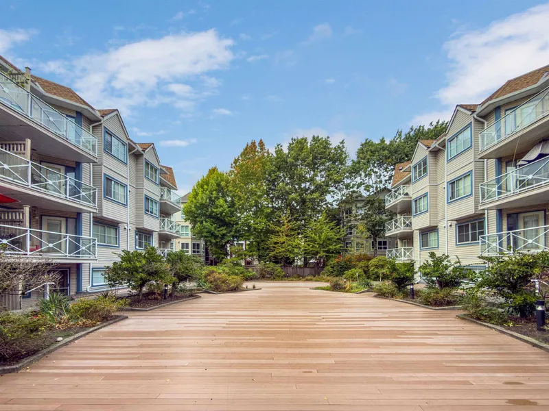 111 12101 80 AVENUE - photo 2 of 25