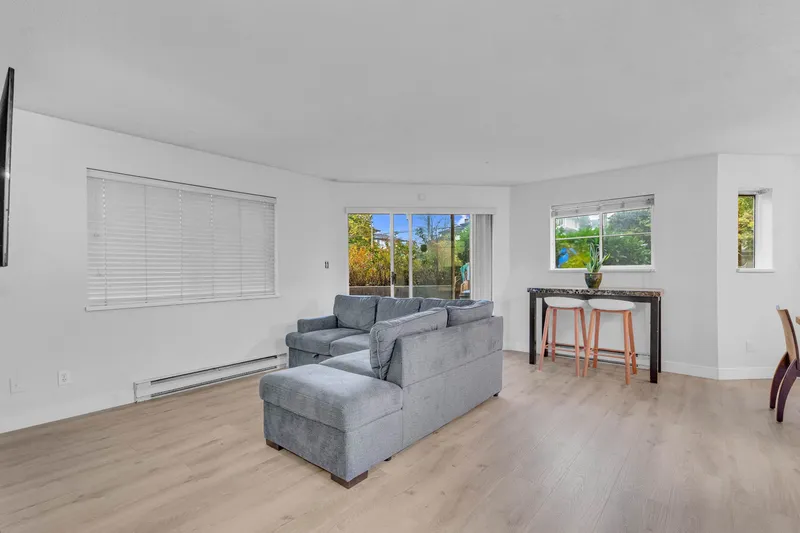 111 12101 80 AVENUE - photo 3 of 25