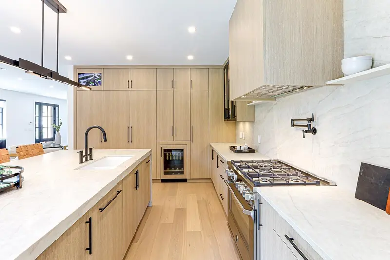 6009 16 AVENUE - photo 3 of 25