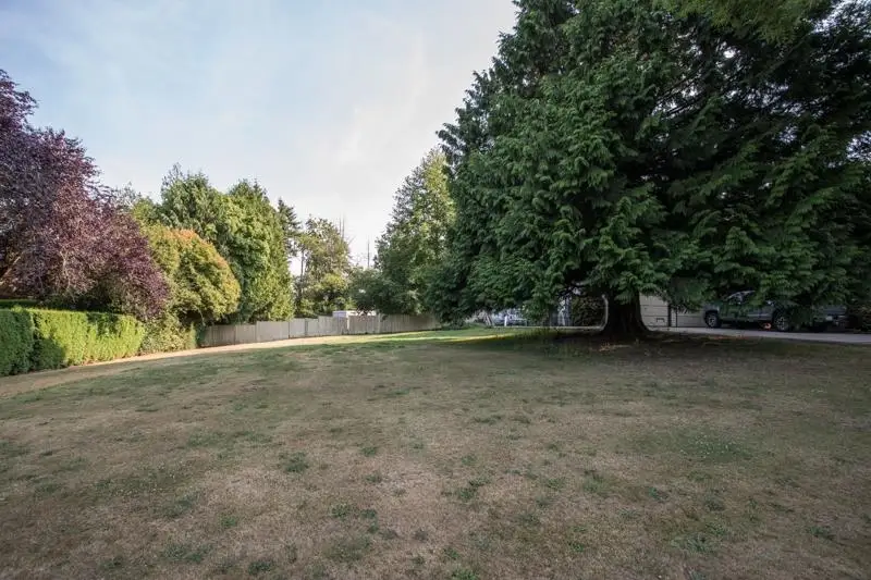 18278 21A AVENUE - photo 2 of 14