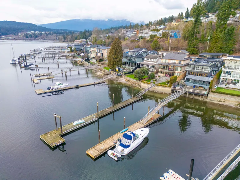 936 ALDERSIDE ROAD - photo 3 of 25