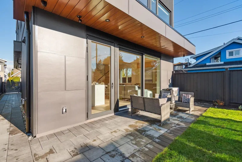 2 3620 W 20TH AVENUE - photo 4 of 25