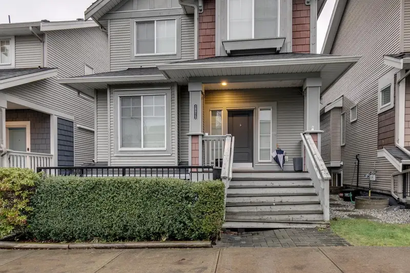 18913 67A AVENUE - photo 2 of 25