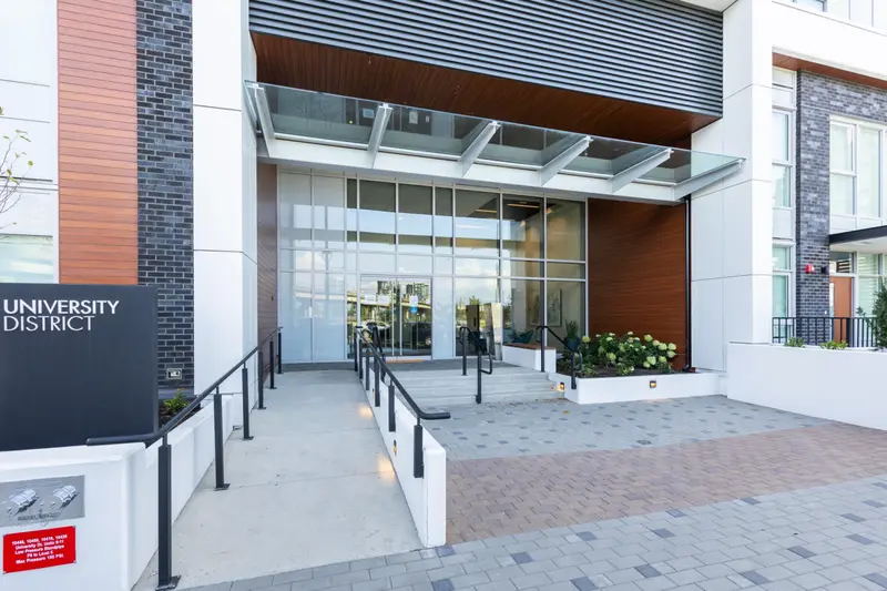 1301 13428 105 AVENUE - photo 2 of 25