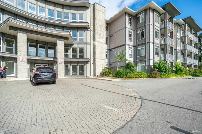 417 13277 108 AVENUE - photo 1 of 25