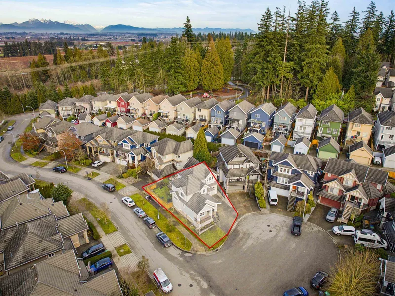 3456 147A STREET - photo 2 of 25