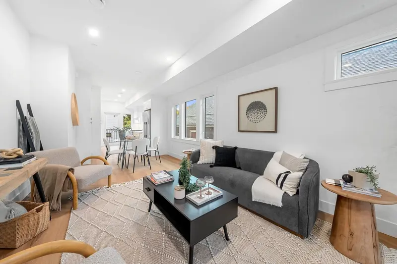 2528 MCGILL STREET - photo 1 of 25