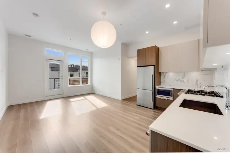 610 648 LEA AVENUE - photo 3 of 25