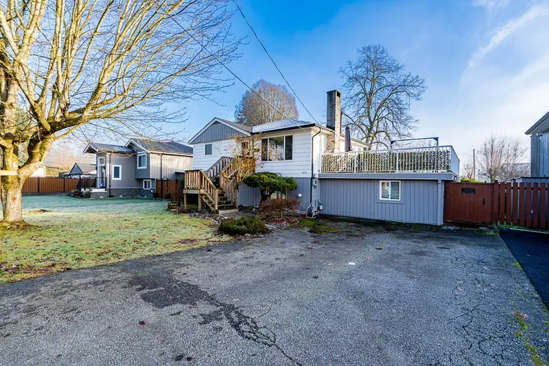 3676 INVERNESS STREET - photo 2 of 25