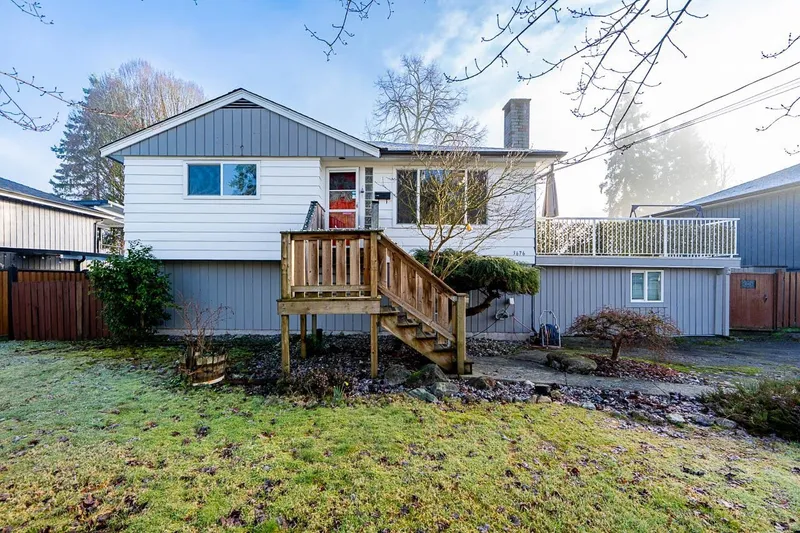 3676 INVERNESS STREET - photo 4 of 25