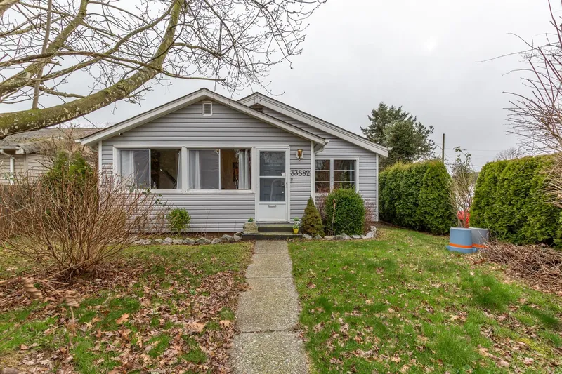 33582 7 AVENUE - photo 3 of 25