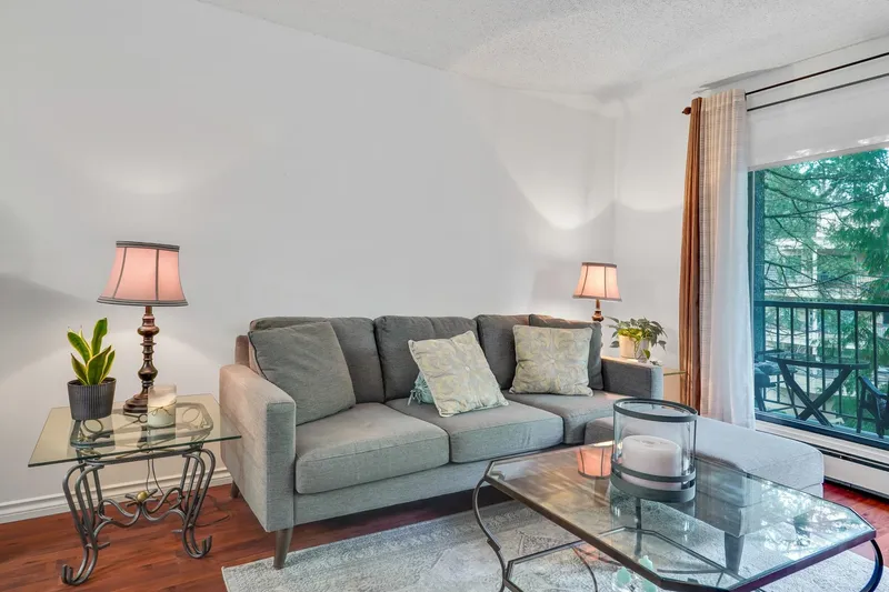 203 1740 SOUTHMERE CRESCENT - photo 3 of 25