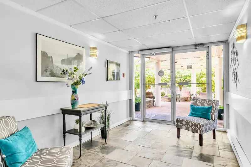 505 11605 227 STREET - photo 2 of 25