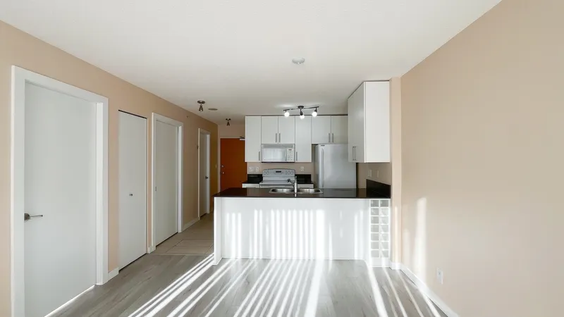 407 928 HOMER STREET - photo 3 of 23