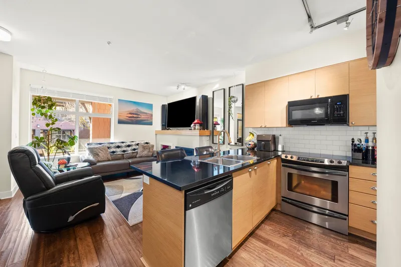 47 19478 65TH AVENUE - photo 1 of 25