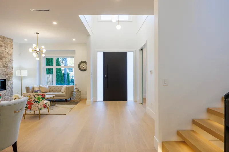 13030 15 AVENUE - photo 3 of 25