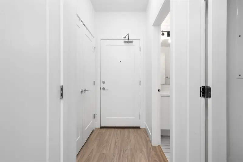 305 18811 72 AVENUE - photo 4 of 25