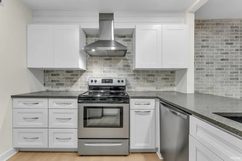 110 15282 19 AVENUE - photo 4 of 25