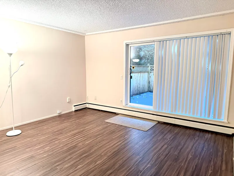 116 7240 LINDSAY ROAD - photo 2 of 18