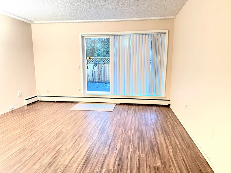 116 7240 LINDSAY ROAD - photo 3 of 18