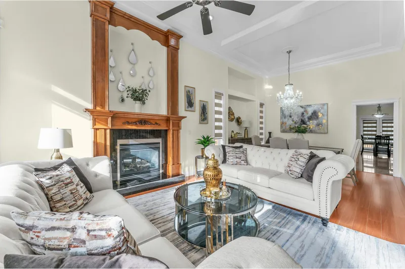 13239 89 AVENUE - photo 3 of 25