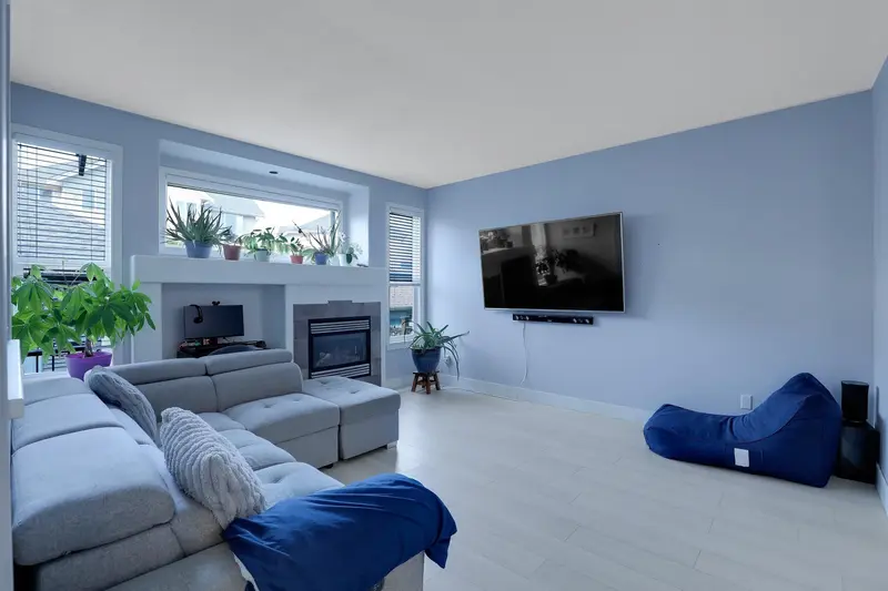 16515 60 AVENUE - photo 3 of 25