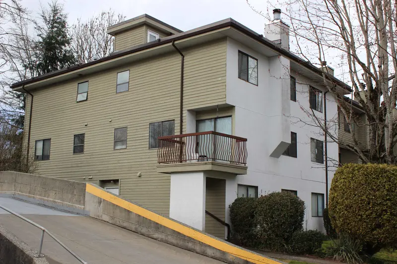 208 7165 133 STREET - photo 2 of 19