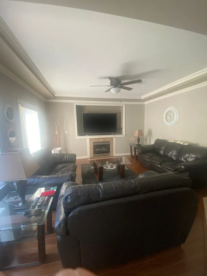 14866 67A AVENUE - photo 2 of 18