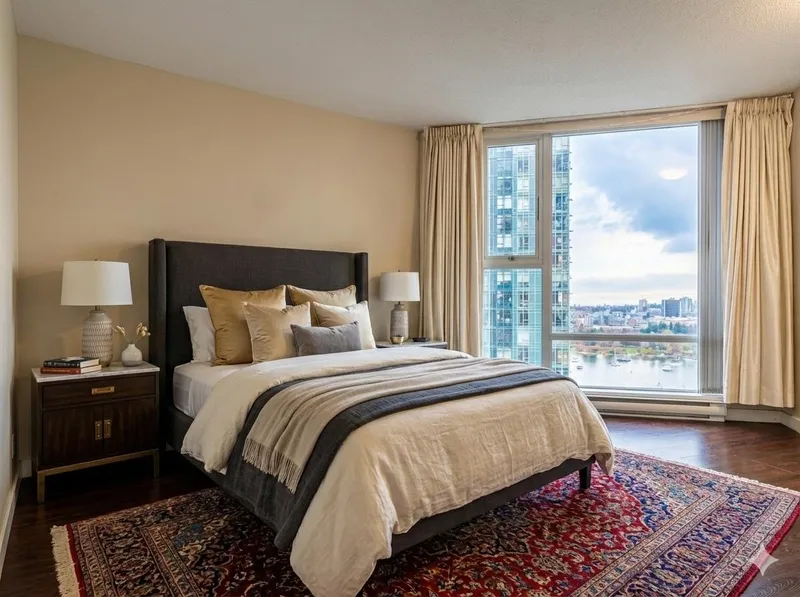 1802 455 BEACH CRESCENT - photo 3 of 25