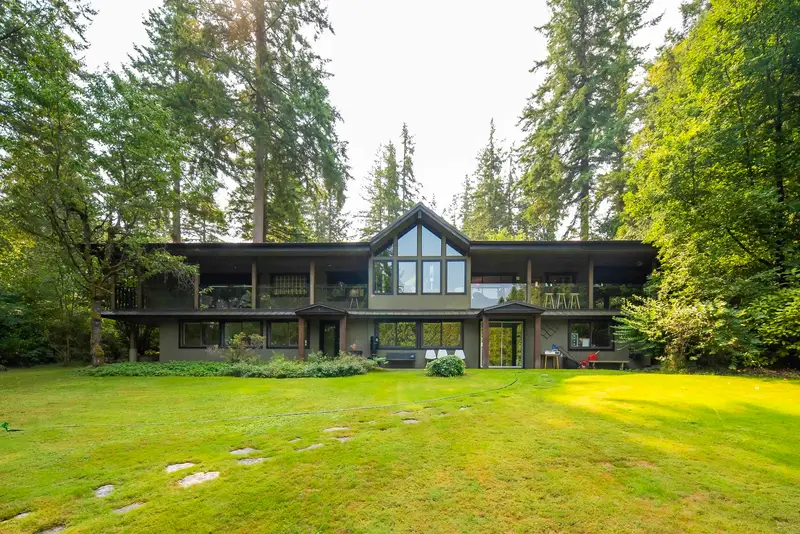 14275 28 AVENUE - photo 1 of 21