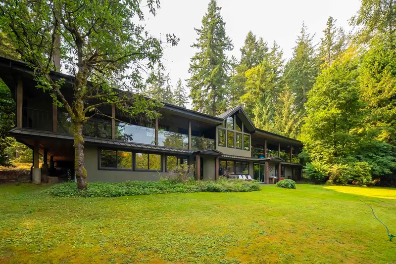 14275 28 AVENUE - photo 2 of 21