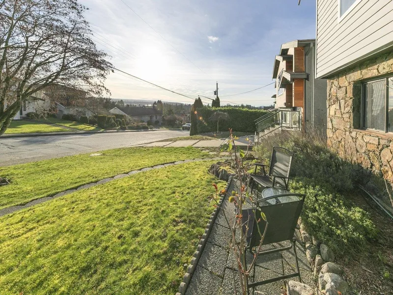 324 W 28TH STREET - photo 4 of 25