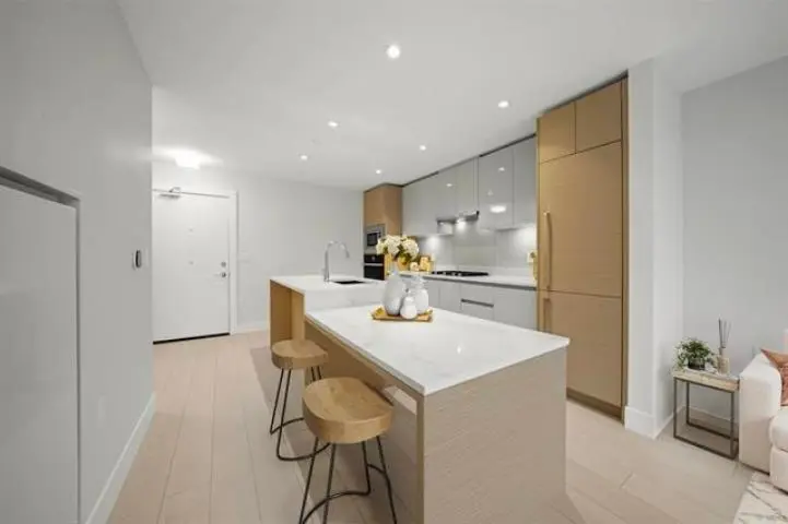 607 3538 SAWMILL CRESCENT - photo 2 of 18