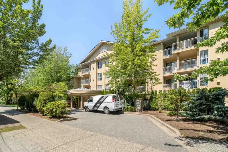 102 13727 74 AVENUE - photo 4 of 25