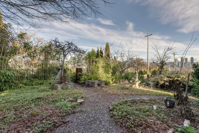 3254 E 5TH AVENUE - photo 3 of 25