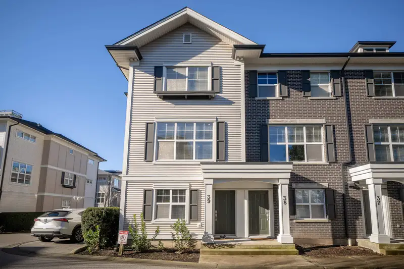 39 2469 164 STREET - photo 1 of 25