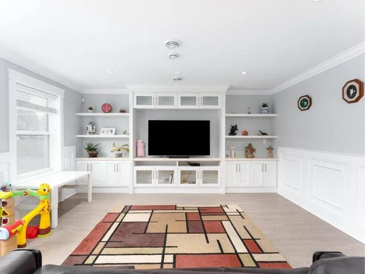 7626 HEDLEY AVENUE - photo 4 of 19