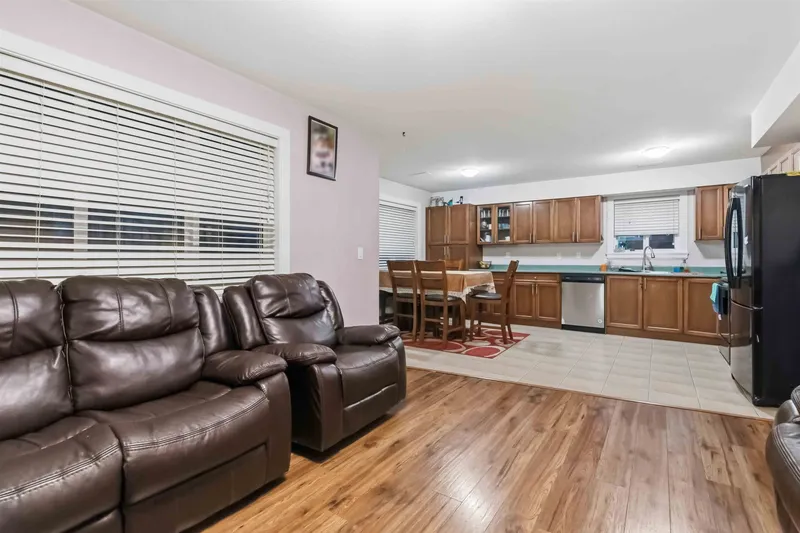 8546 ALEXANDRA STREET - photo 4 of 25