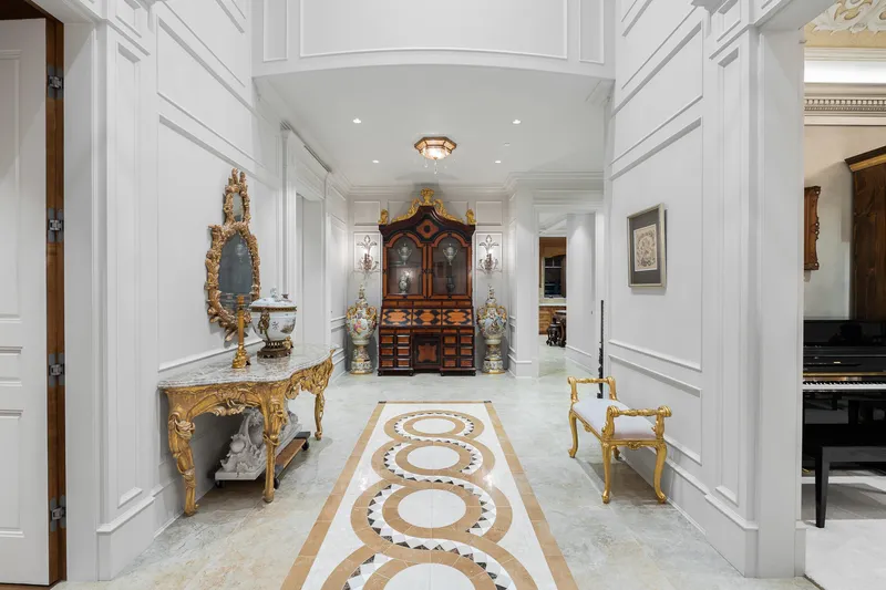 1980 CEDAR CRESCENT - photo 3 of 25