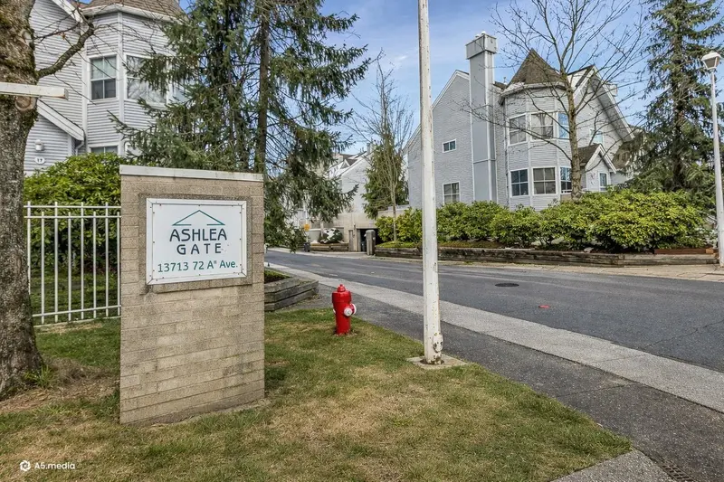 28 13713 72A AVENUE - photo 2 of 25