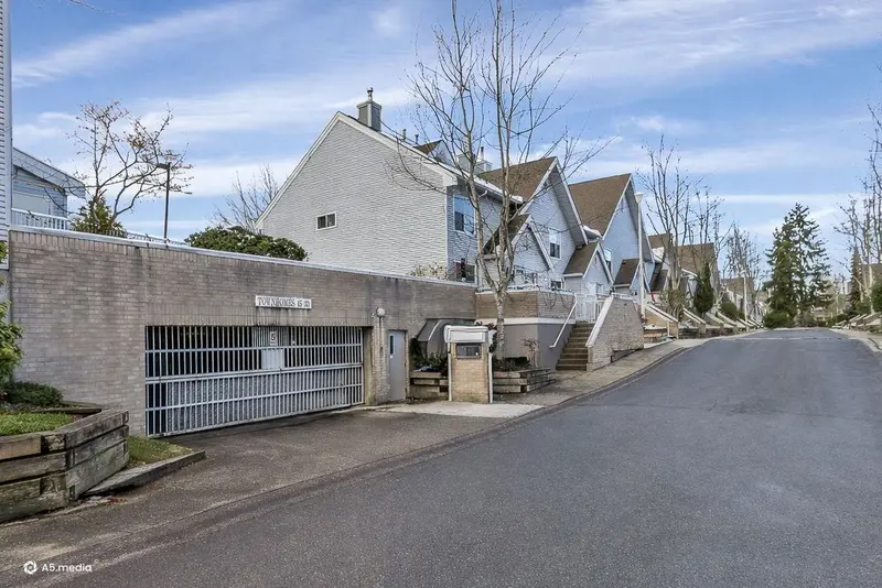 28 13713 72A AVENUE - photo 3 of 25