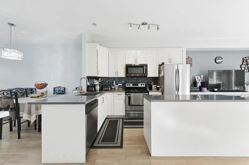 29 12775 63 AVENUE - photo 3 of 25