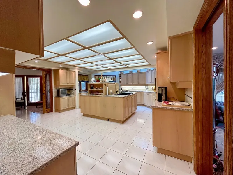 8351 SUNNYWOOD DRIVE - photo 4 of 13