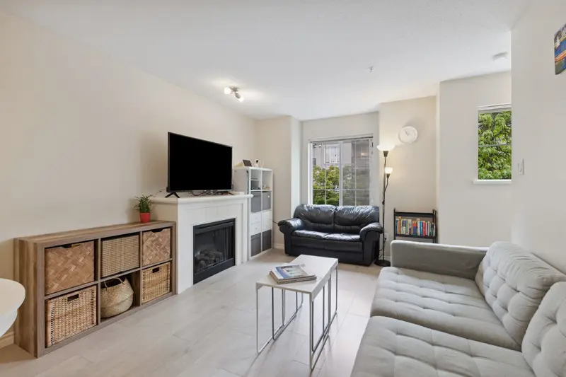 39 14855 100 AVENUE - photo 2 of 25