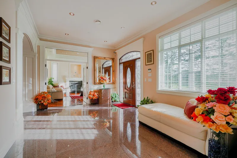 7811 148 STREET - photo 4 of 25