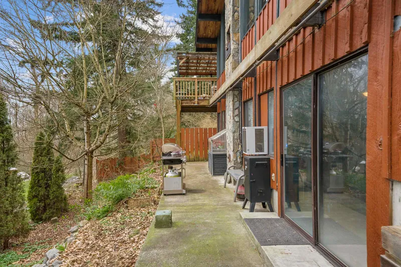 7701 HORNE STREET - photo 4 of 25