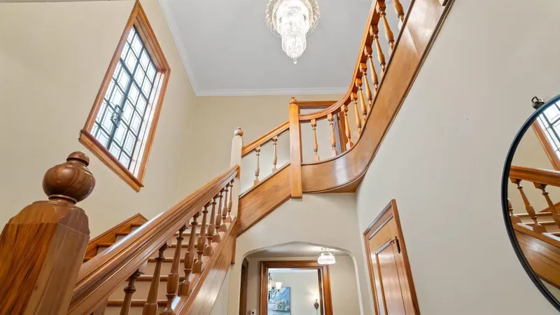 5550 CYPRESS STREET - photo 2 of 25