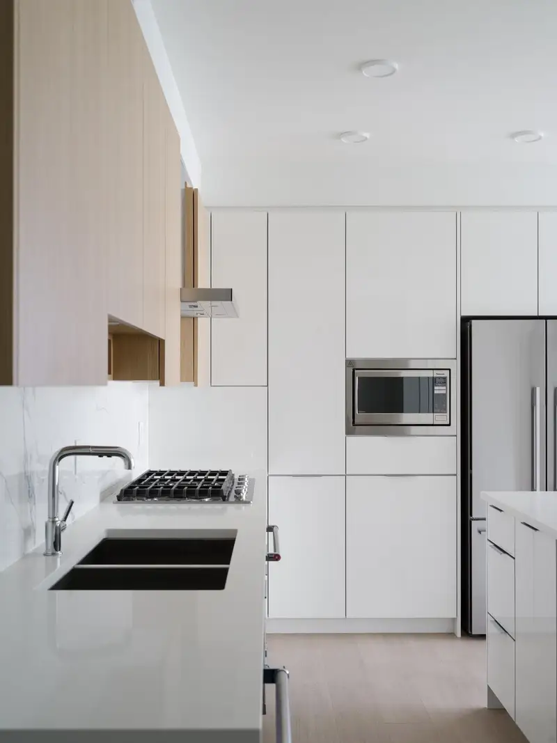 1904 7683 PARK CRESCENT - photo 1 of 13