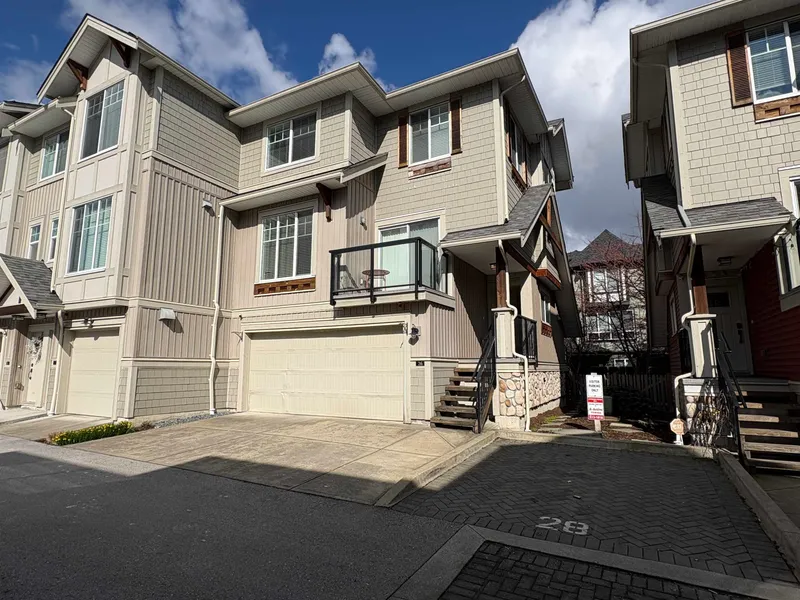 26 20498 82 AVENUE - photo 2 of 17