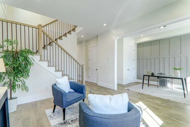 20657 76 AVENUE - photo 4 of 25